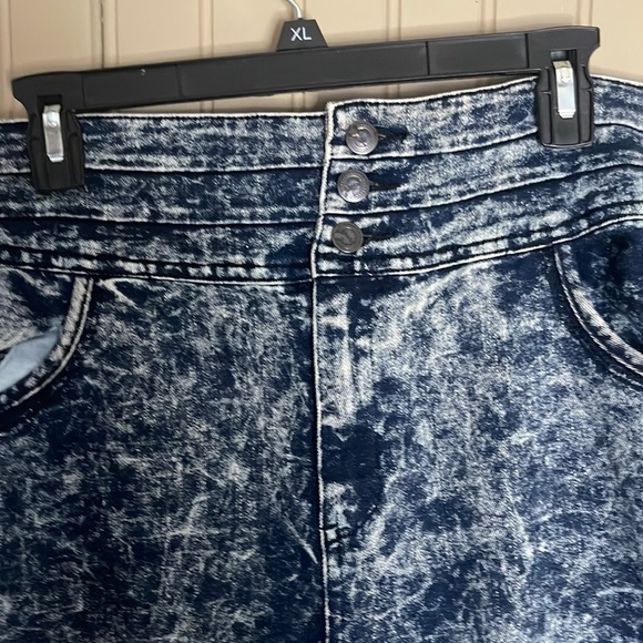 Plus Size Stone wash jeans size 20 - Picture 3 of 5